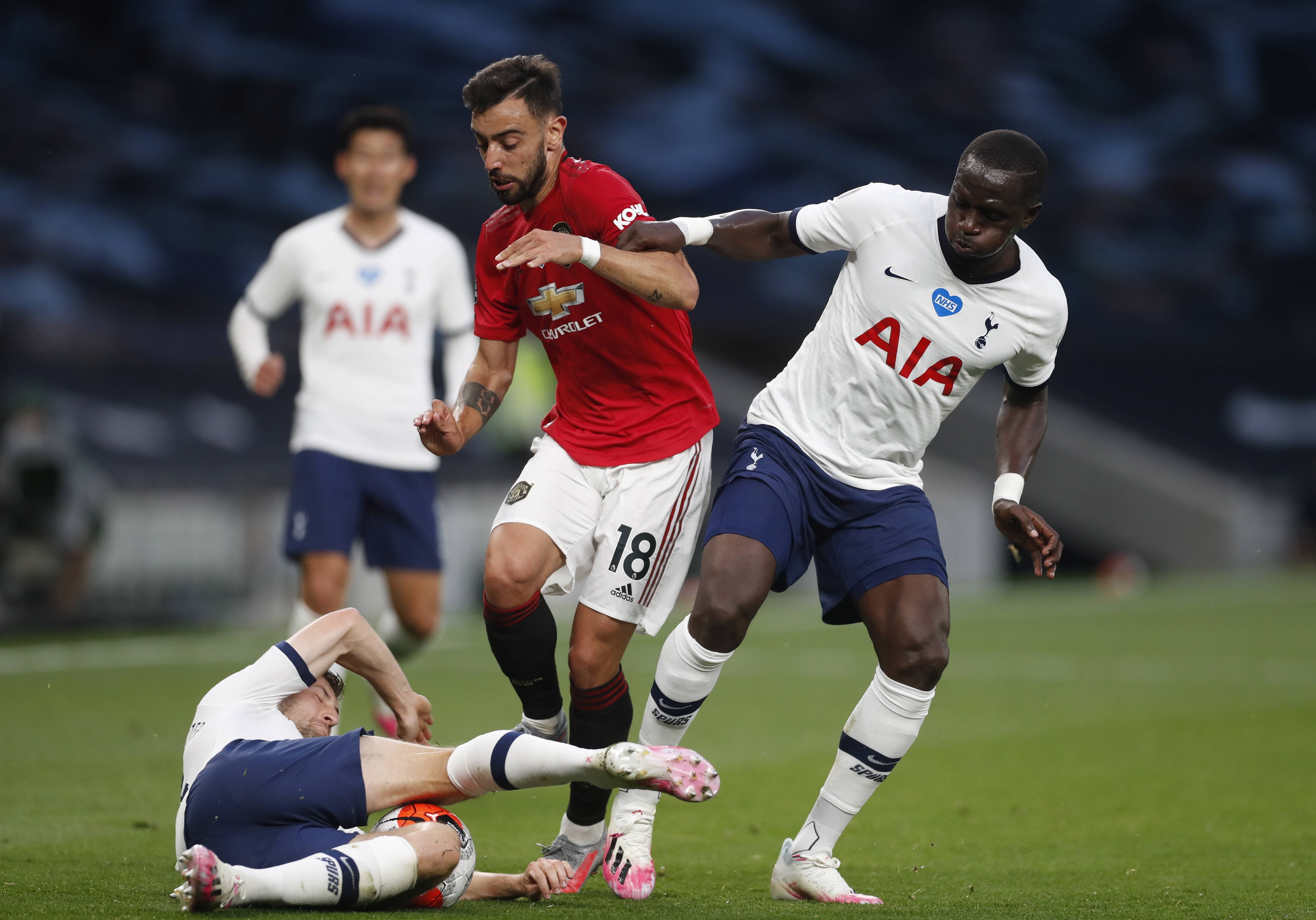 国足面临的 国足面临的