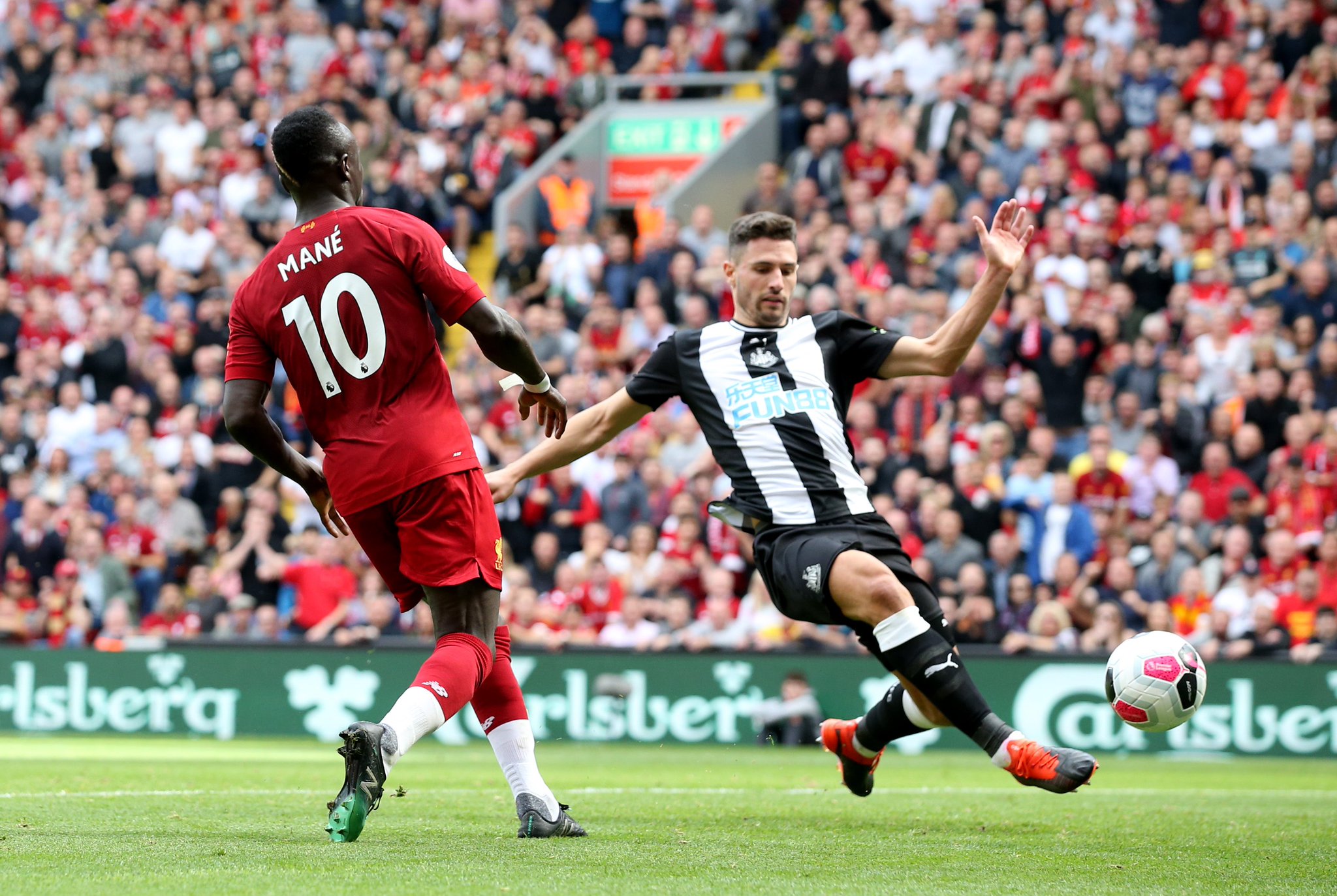 业背景与集 业背景与集